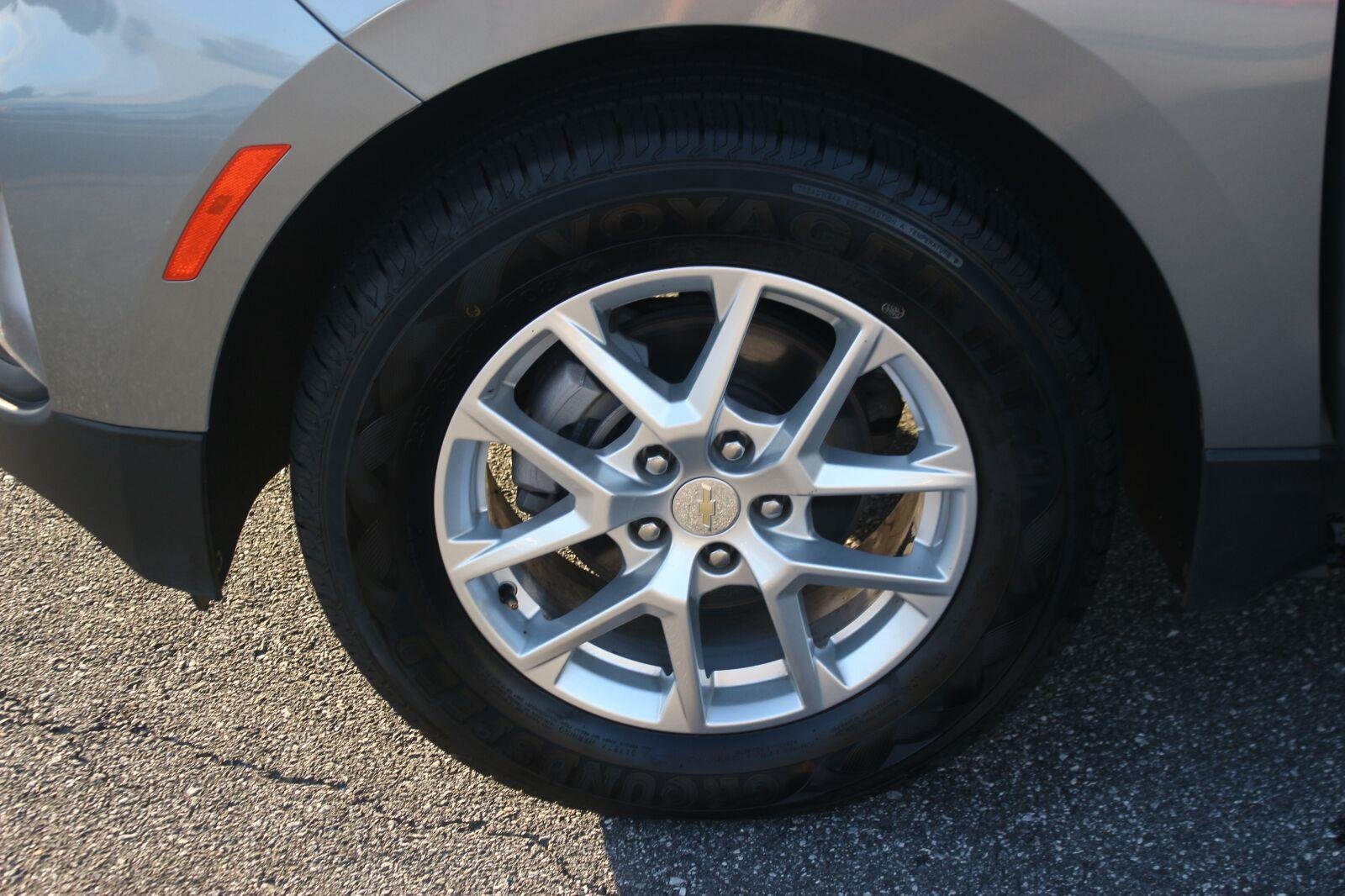 Used 2024 Sterling Gray Metallic Chevrolet LT image 39
