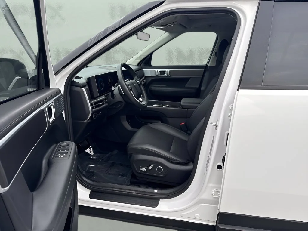 Used 2024 White Hyundai XRT image 9