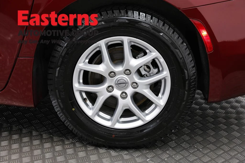 Used 2023 Red Chrysler LX image 33