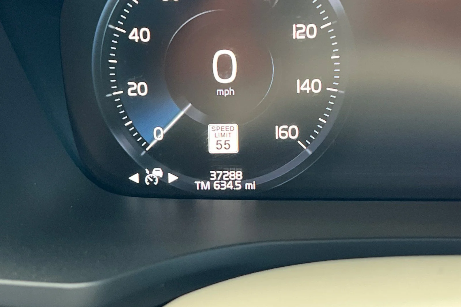 Used 2021 Green Volvo T5 Momentum image 25