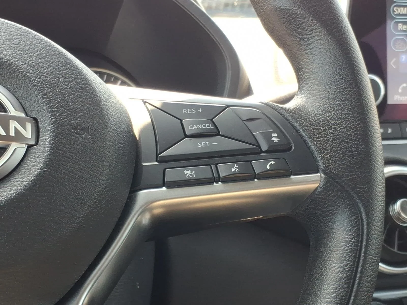 Used 2025 Rosewood Metallic Nissan SV image 27