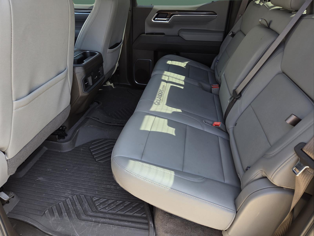 Used 2025 Gray Chevrolet RST image 27