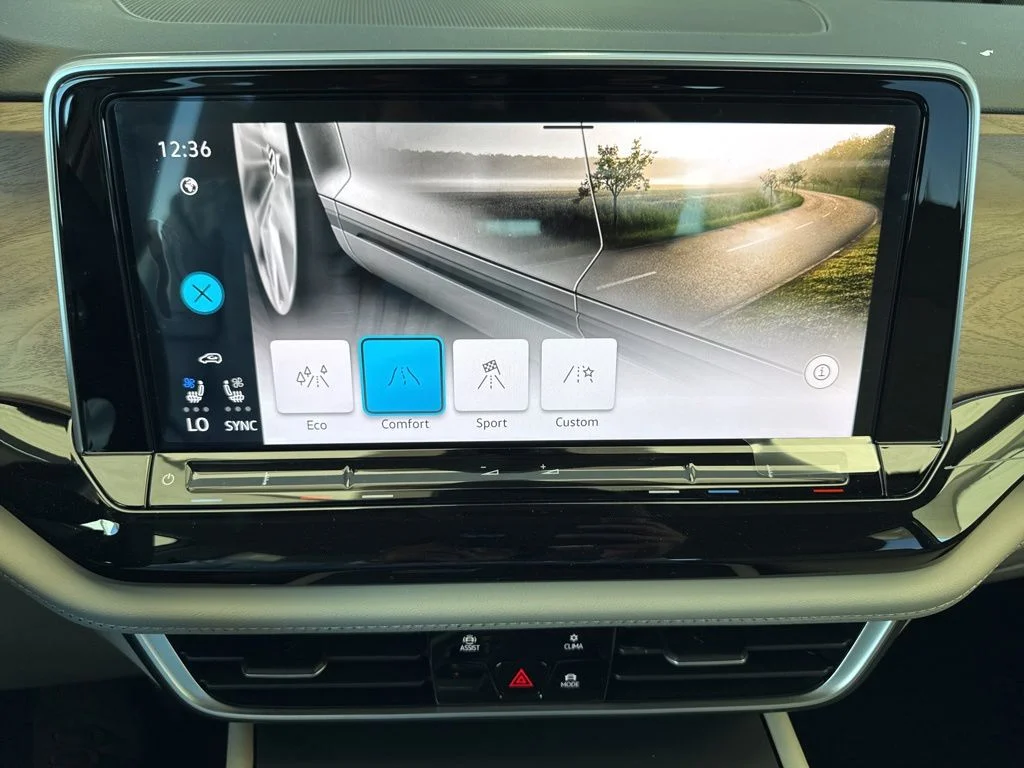 New 2026 White Volkswagen 2.0T SE image 24