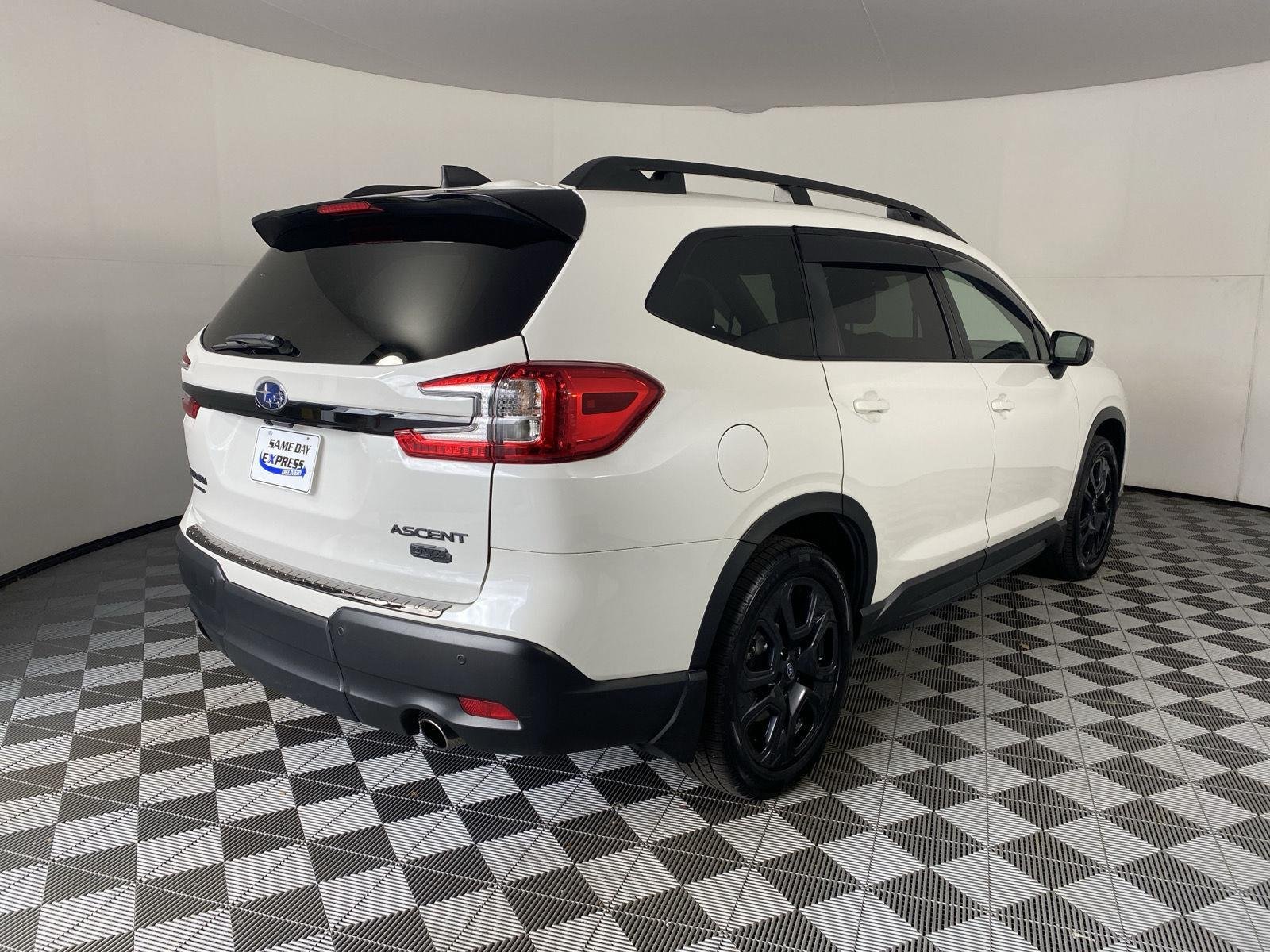 Used 2023 Crystal White Pearl Subaru Onyx Edition image 9
