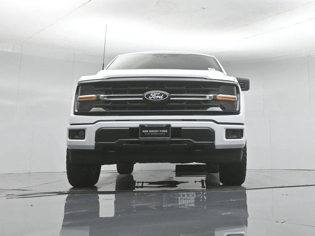 New 2026 Oxford White Ford XLT image 44