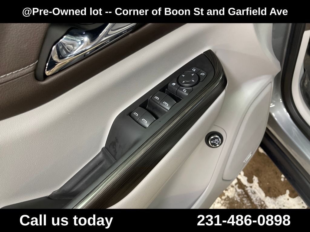 Used 2023 Silver GMC SLT image 16