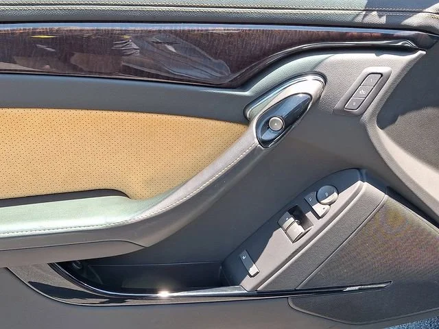Used 2011 RADIANT SILVER METALLIC Cadillac RWD image 12