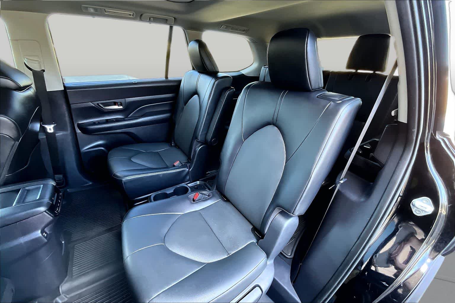 Used 2024 Midnight Black Metallic Toyota XLE image 21