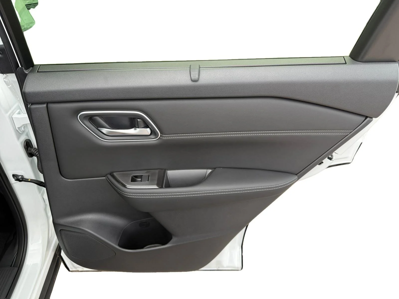 New 2026 Everest White Pearl/Super Black Nissan Platinum image 26