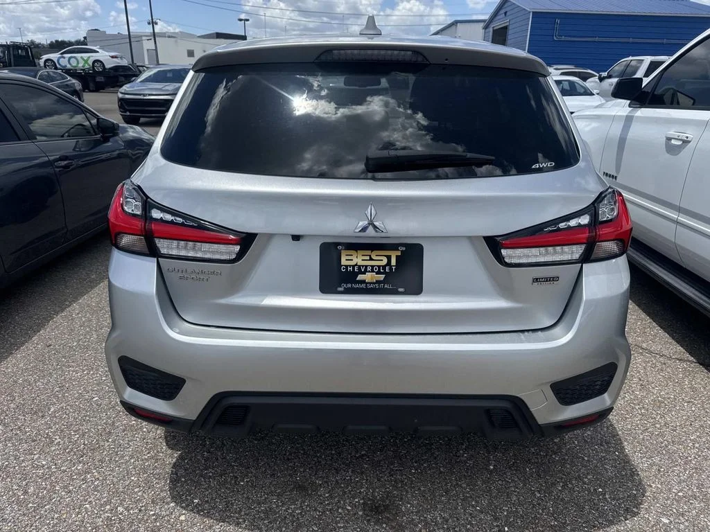 Used 2025 White Mitsubishi 2.0 LE image 9