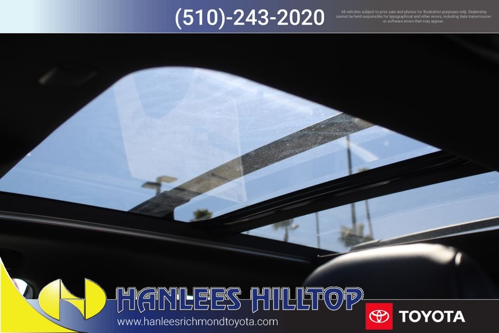 New 2026 Wind Chill Pearl with Midnight Black Metallic roof <sup>1</sup> Toyota  XSE image 15