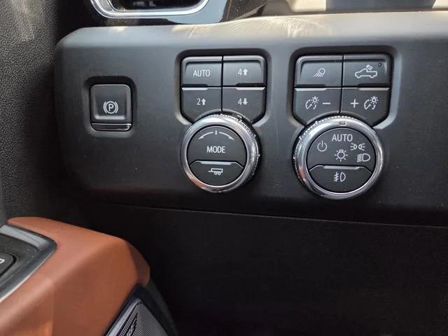 2026 GMC Sierra 3500HD Denali Ultimate - Photo 19