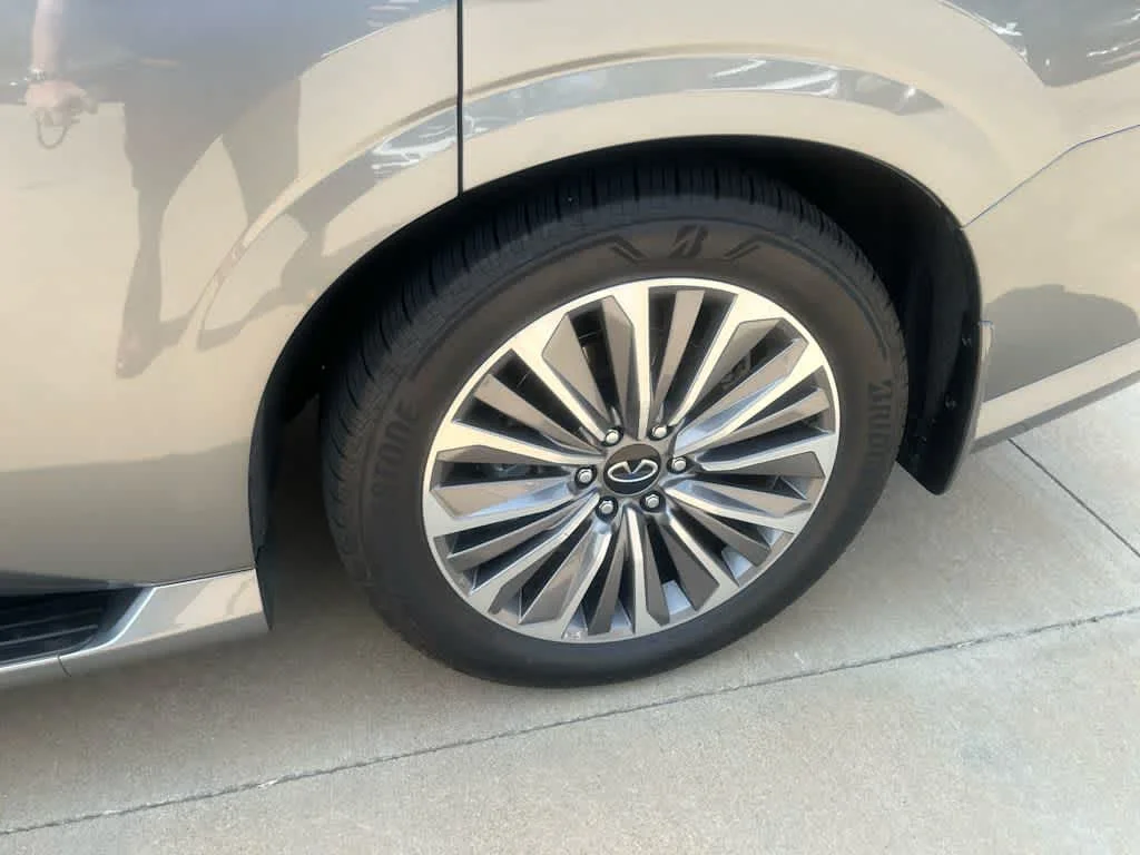 Certified Used 2026 Dynamic Metal INFINITI LUXE image 17
