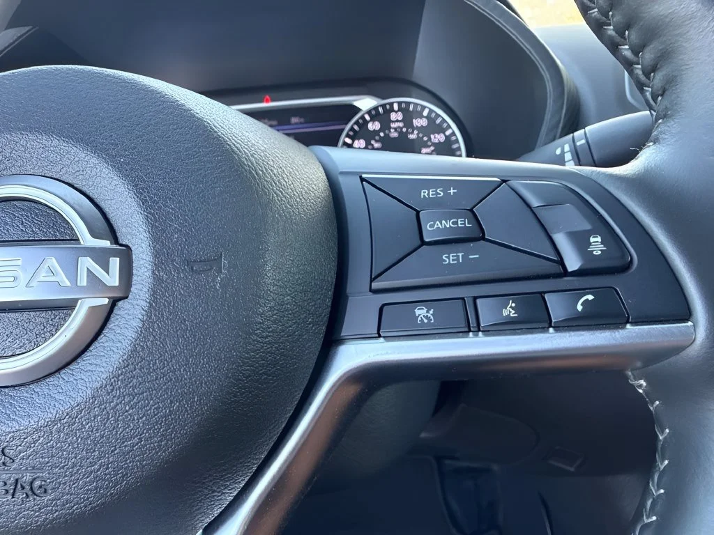 Used 2025 White Nissan SV image 19