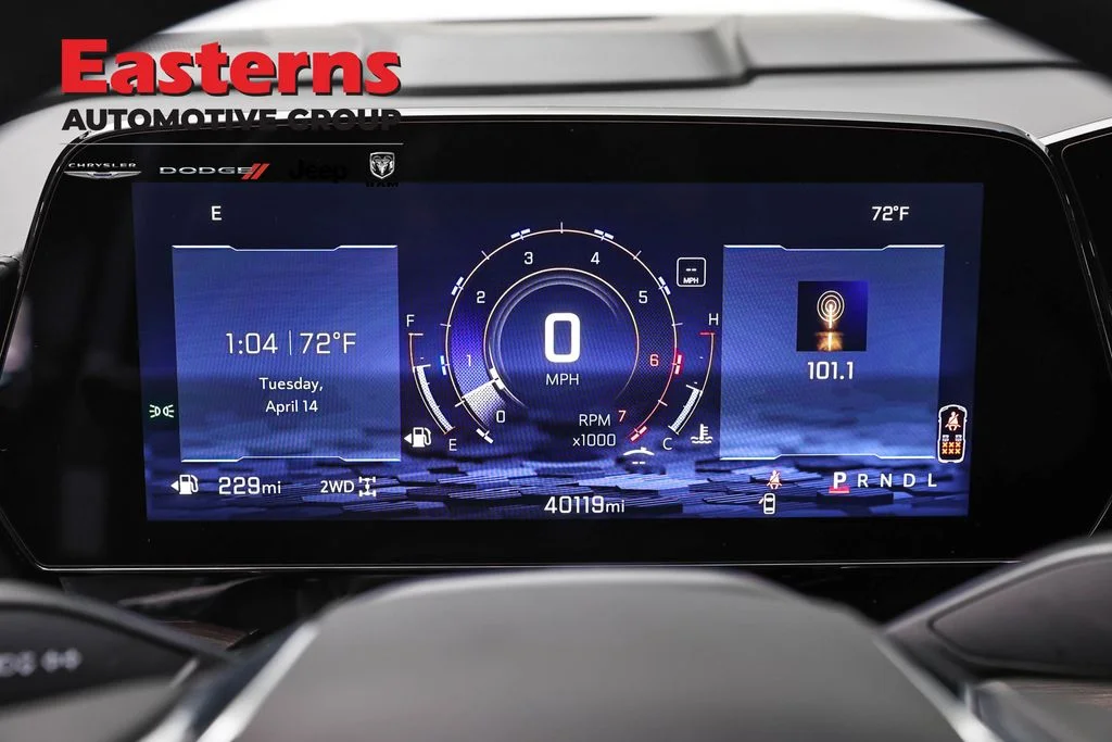 Used 2025 Gray Chevrolet Z71 image 18