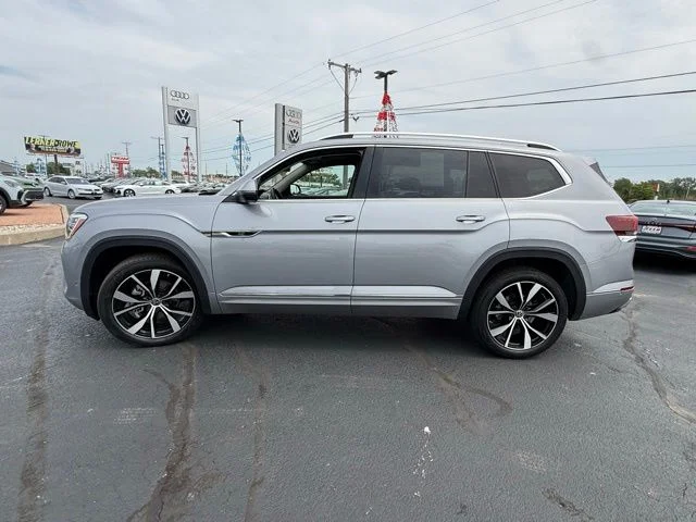 Used 2024 Silver Volkswagen 2.0T SEL Premium R-Line image 4