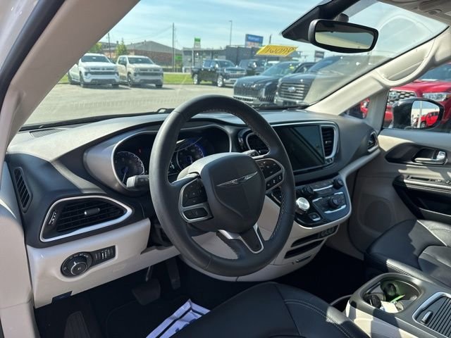 Used 2024 Bright White Clearcoat Chrysler Touring L image 11