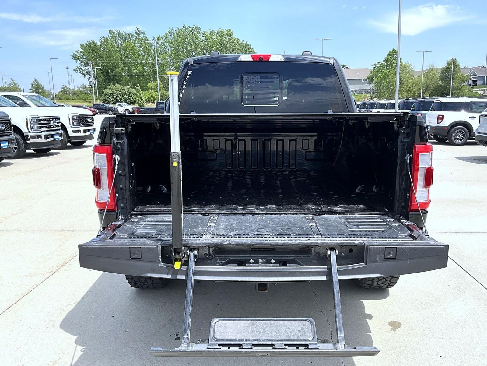 Used 2022 Black Ford Platinum image 22