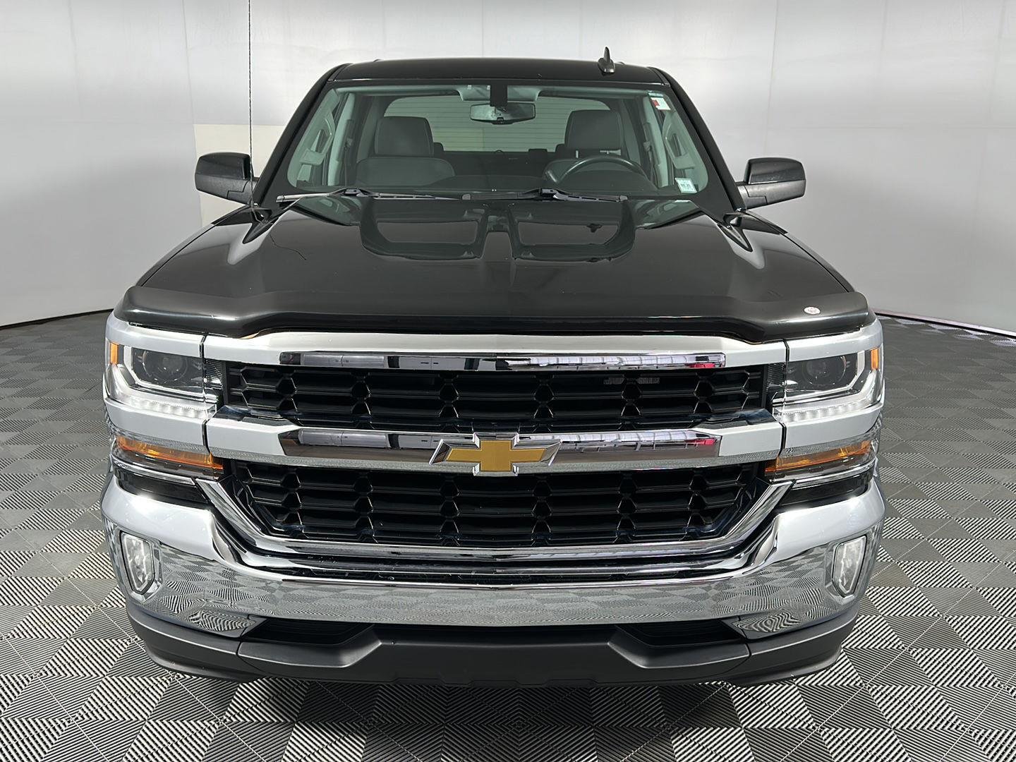 Used 2018 Black Chevrolet LT image 15