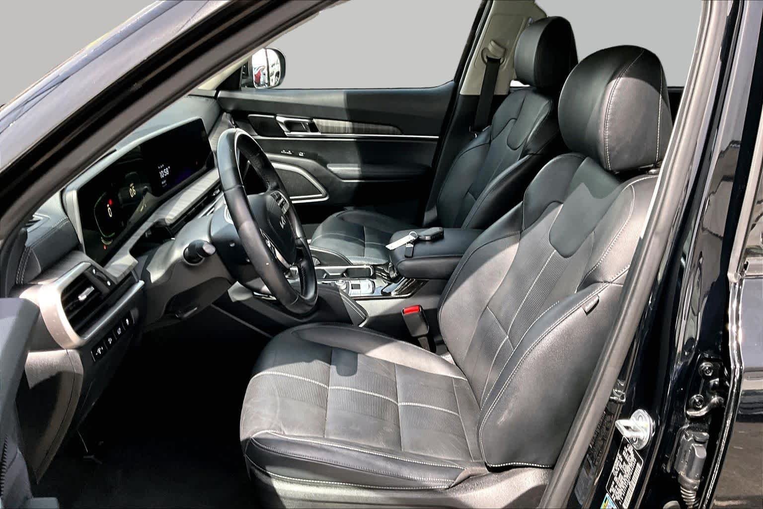 Used 2023 Ebony Black Kia EX image 8
