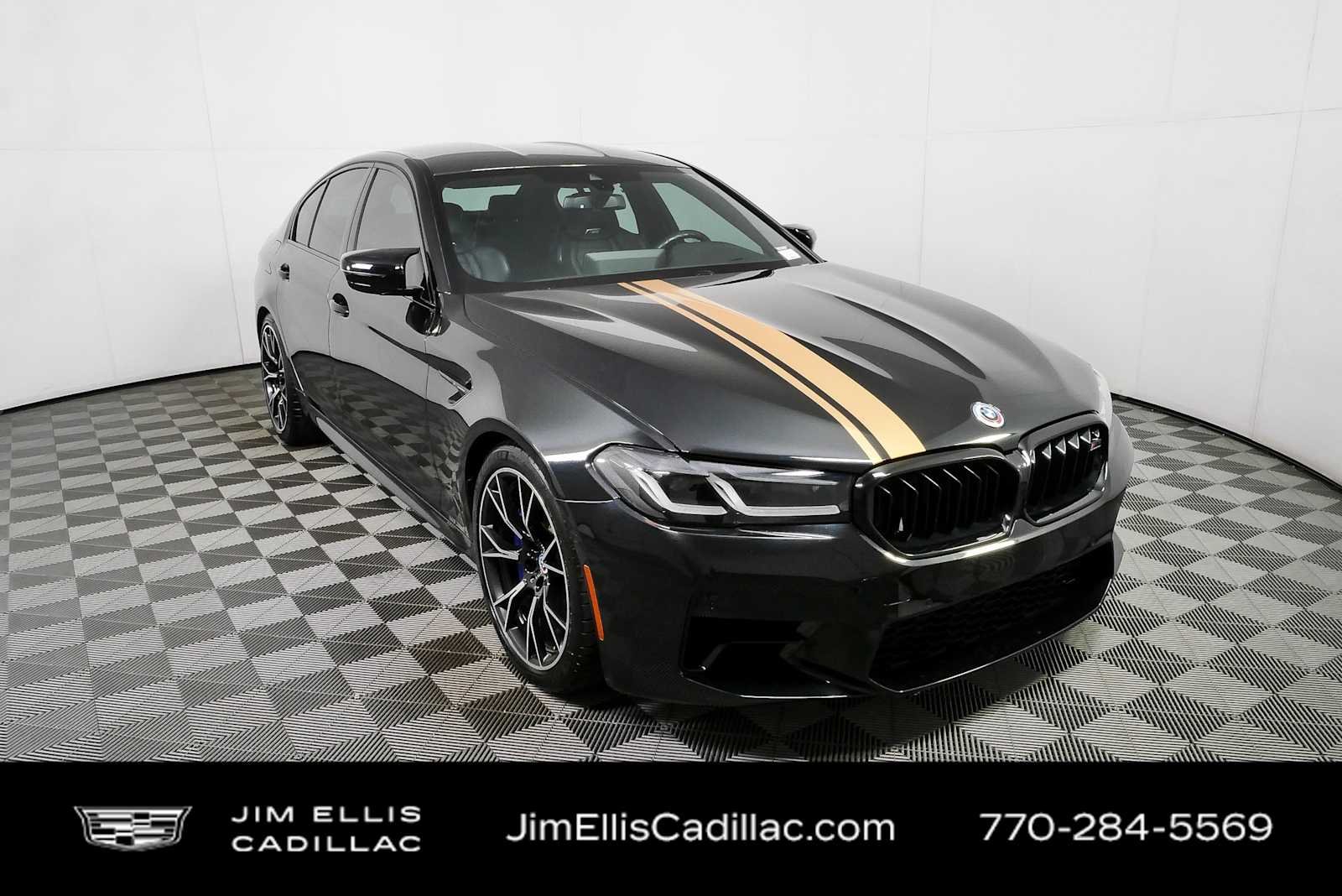 2023 BMW M5 -'s photo