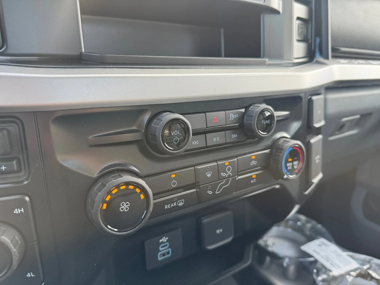 2025 Ford F-350 Super Duty XLT - Photo 12