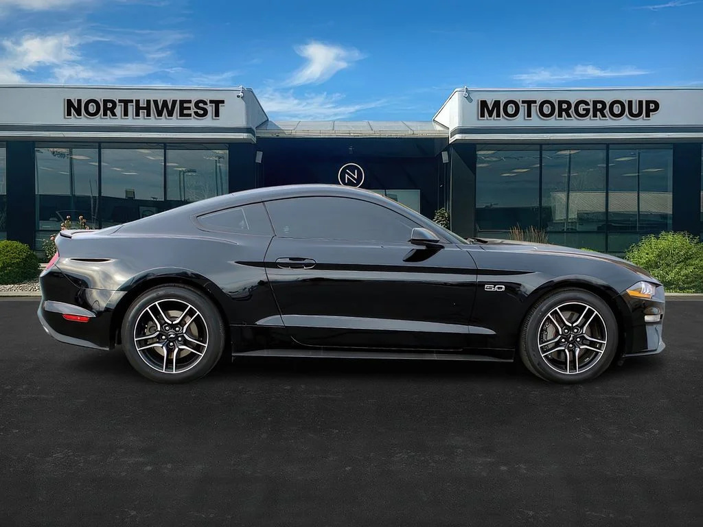 2022 Ford Mustang GT - Photo 8