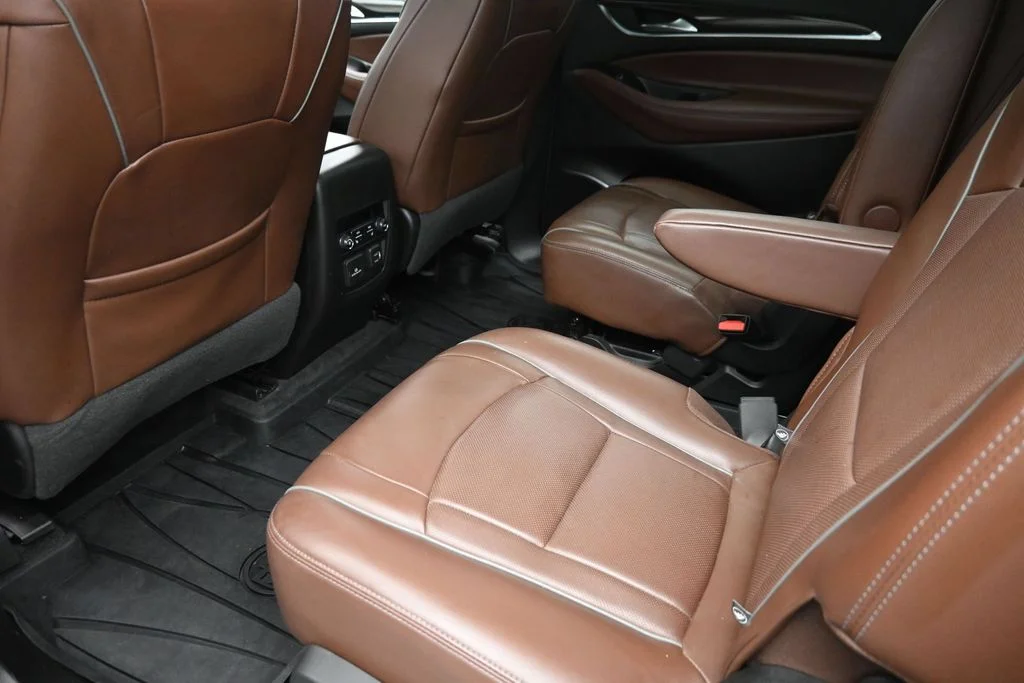 Used 2018 White Buick Avenir image 14