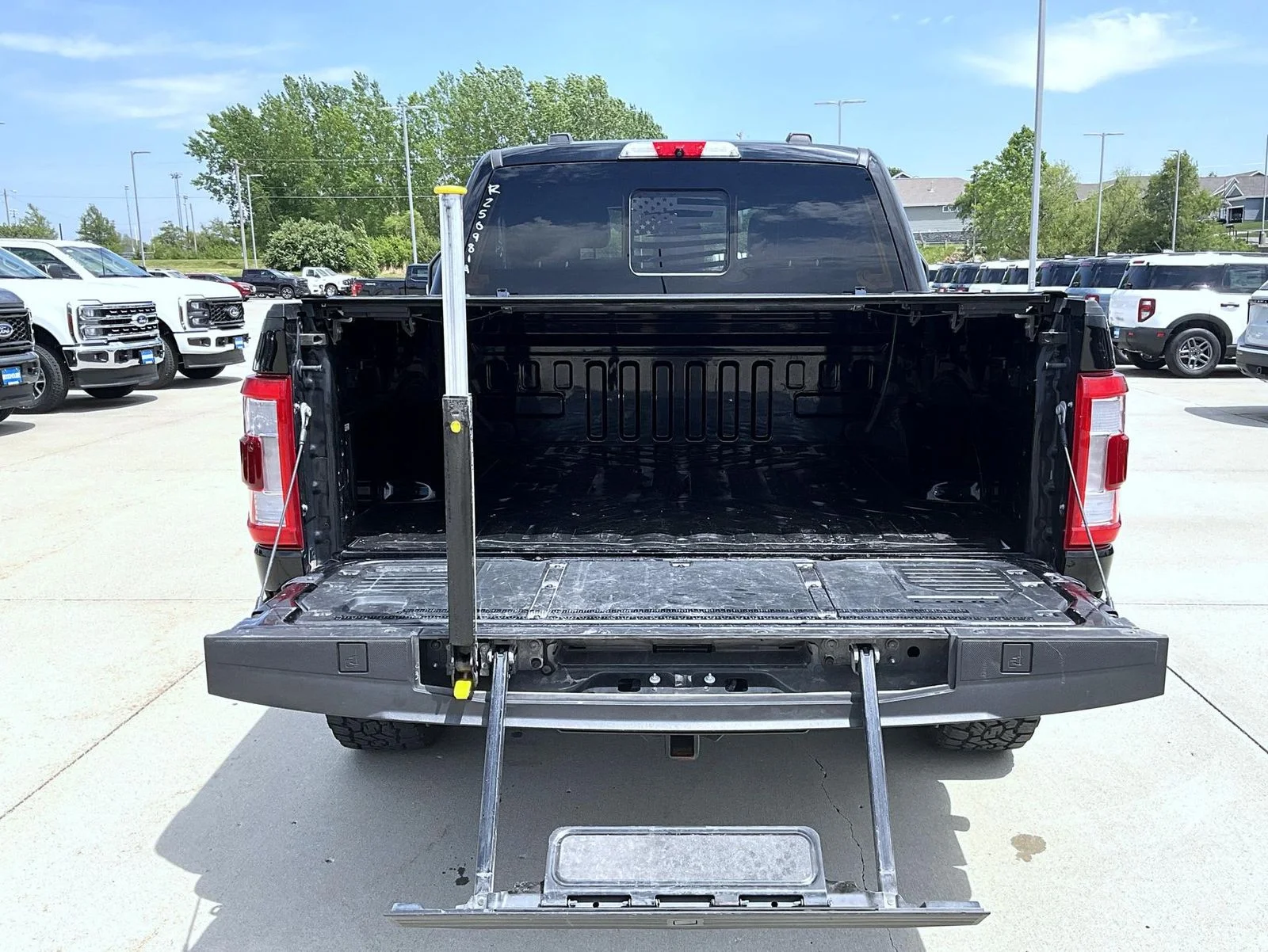 Used 2022 Black Ford Platinum image 22