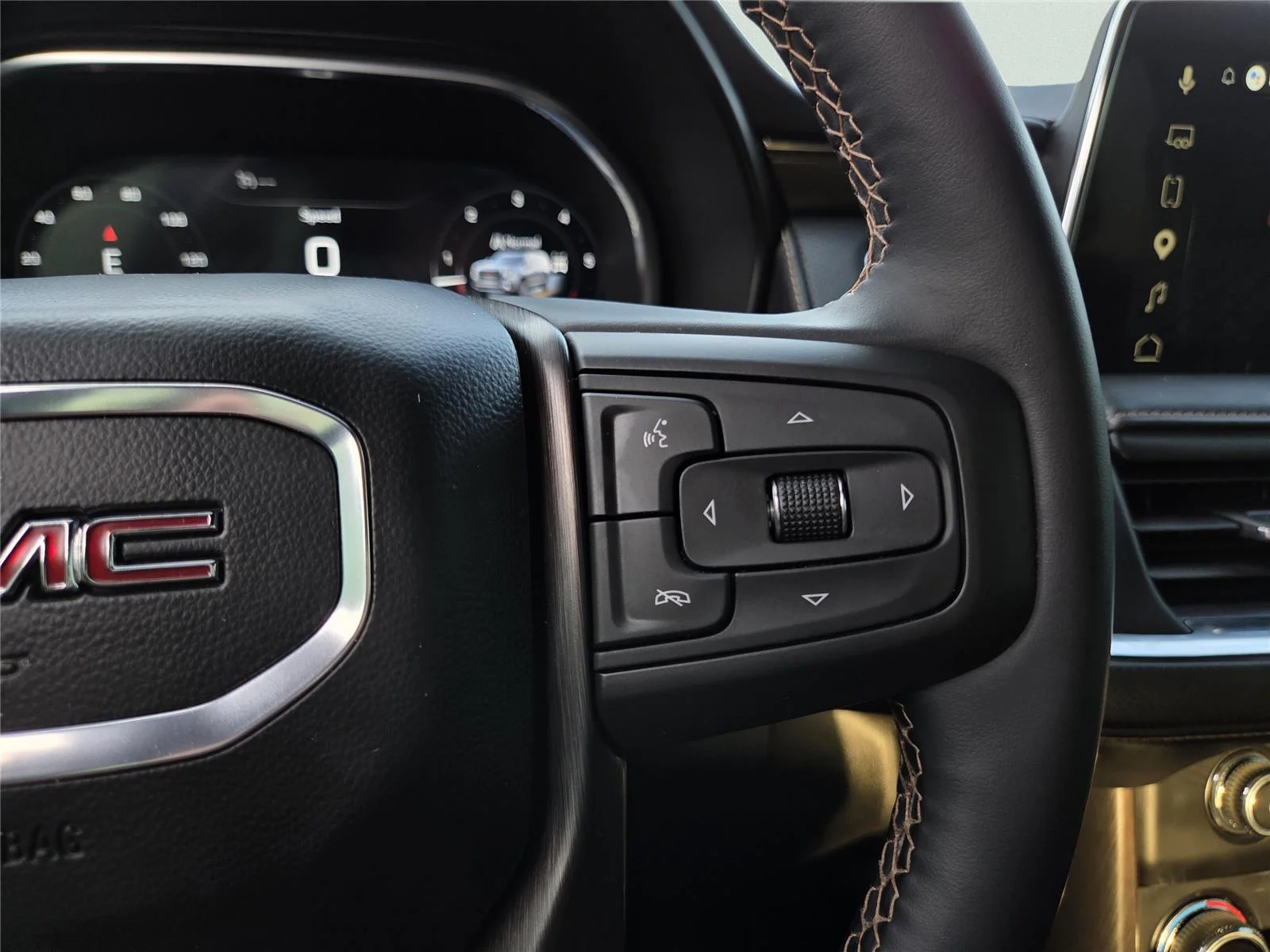 Used 2024 White Frost Tricoat GMC AT4 image 26