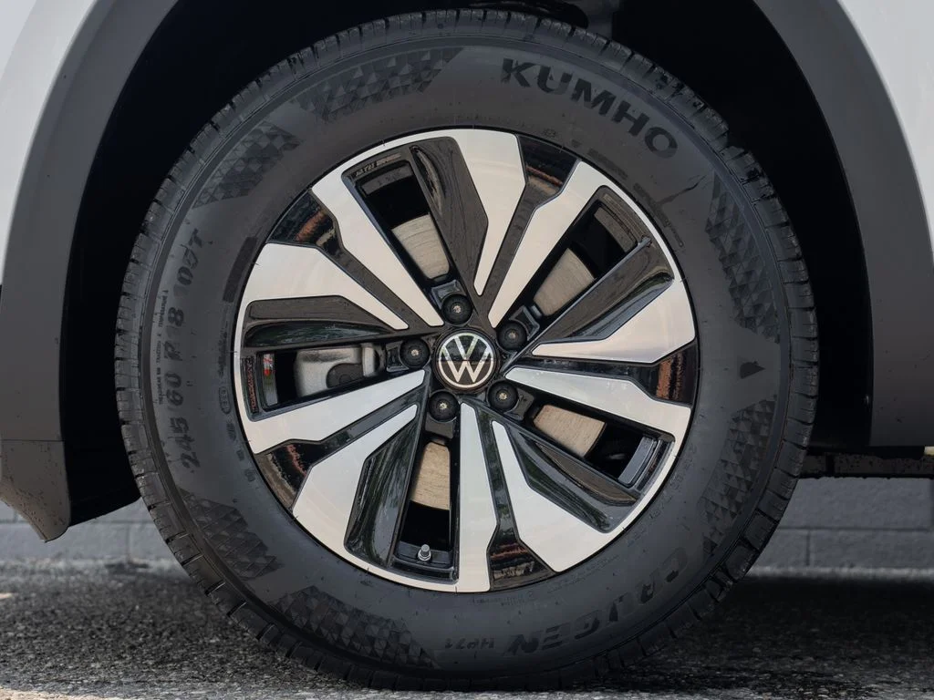 New 2026 Opal White Pearl Volkswagen 2.0T SE image 7