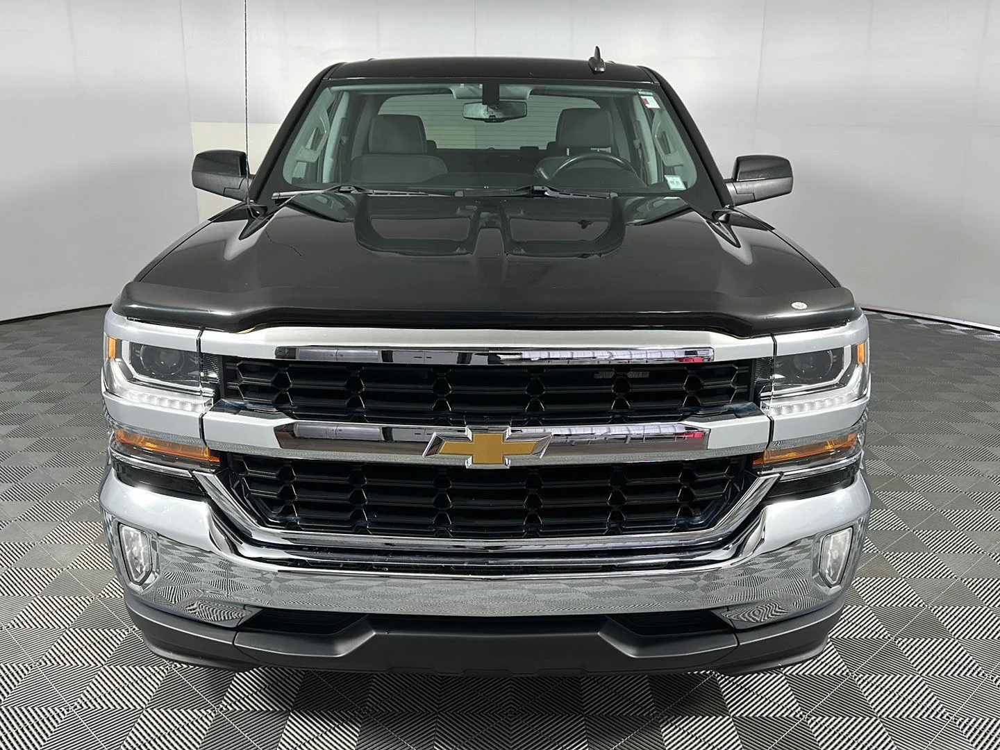 Used 2018 Black Chevrolet LT image 15