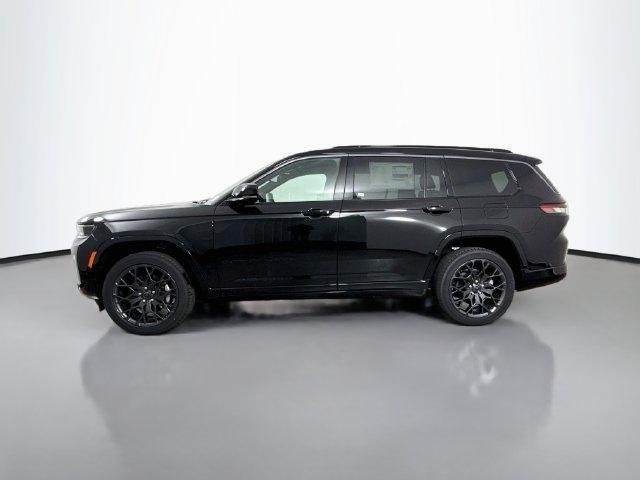 New 2027 High-Gloss Black Paint Jeep Summit image 4