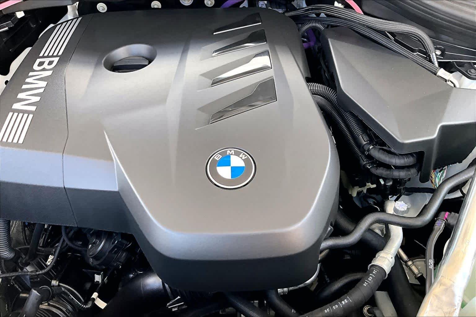 New 2026 Alpine White BMW 30 xDrive image 17