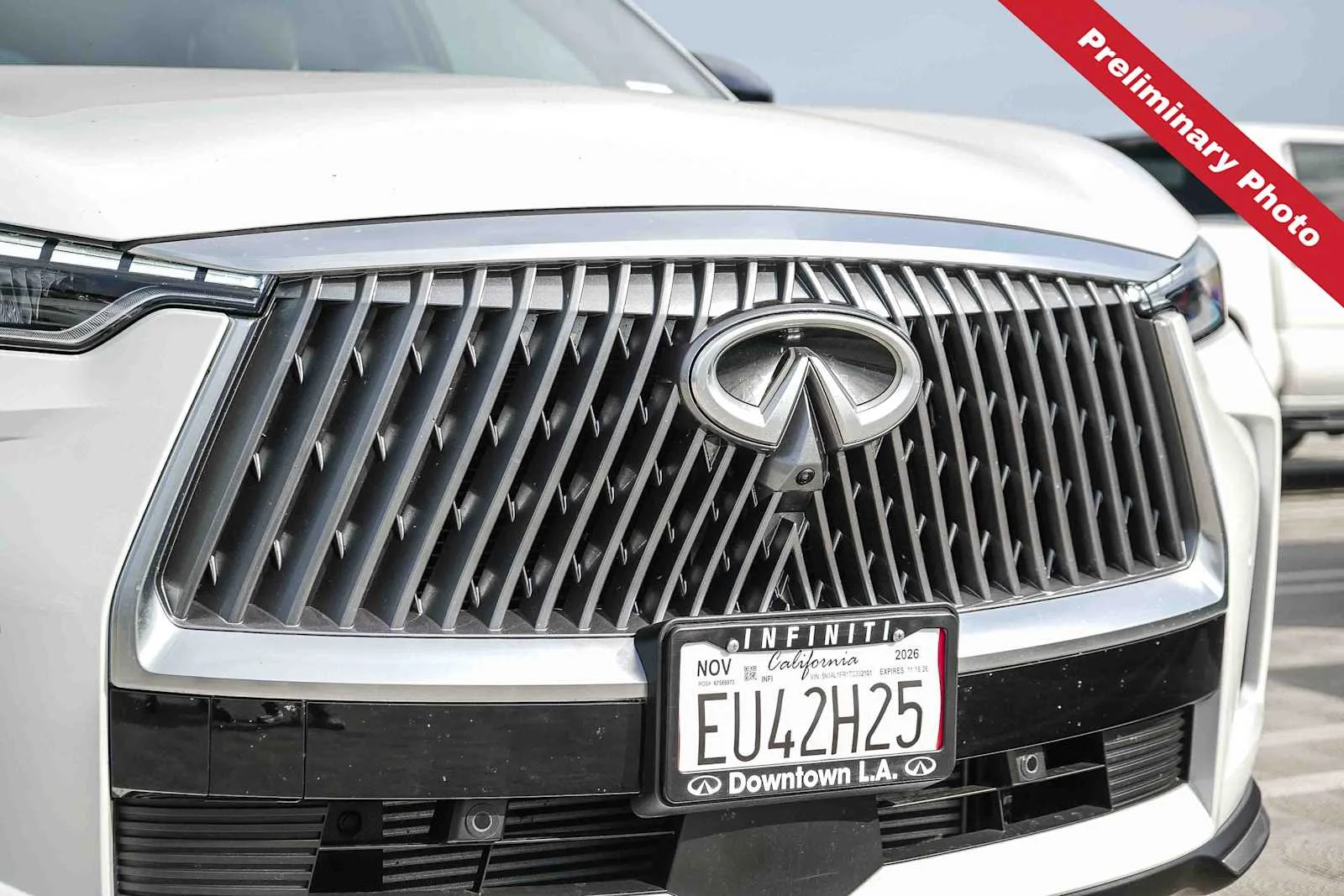 Certified Used 2026 Radiant White INFINITI LUXE image 5