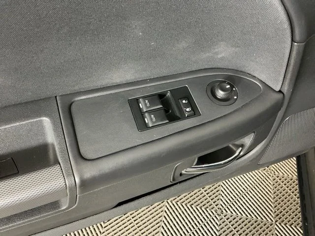 Used 2014 Crystal Metallic Dodge R/T image 12