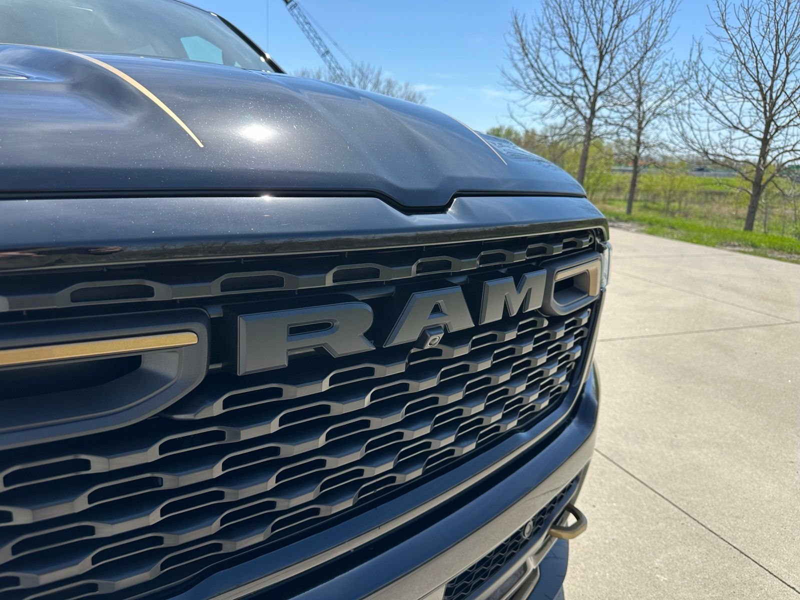 New 2026 Diamond Black Crystal Pearl-Coat Exterior Paint RAM Big Horn/Lone Star image 6