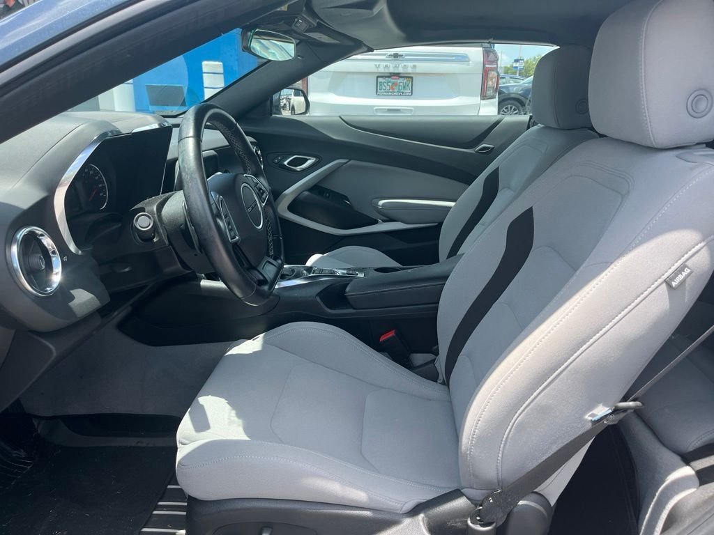 Used 2022 Gray Chevrolet 1LT image 10