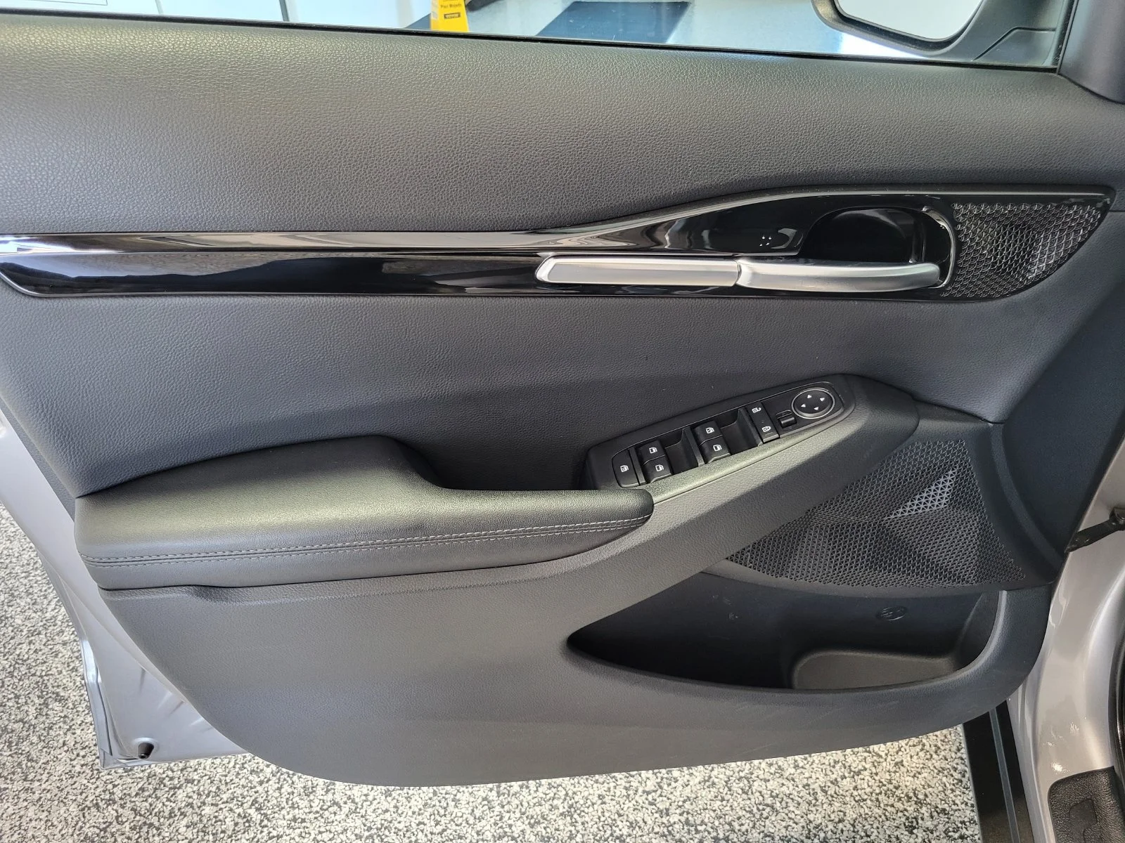 Used 2022 Gray Kia EX image 6