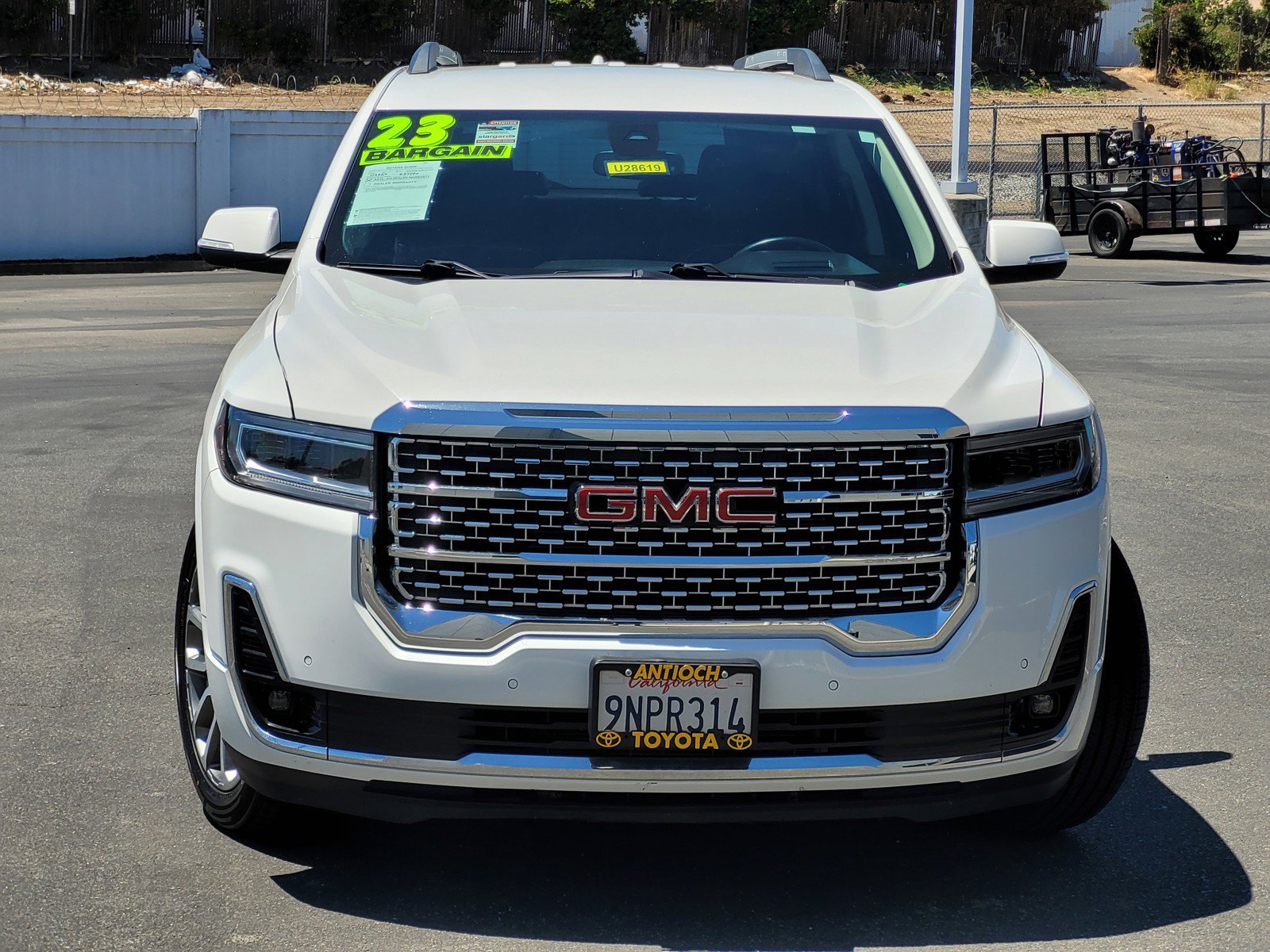 Used 2023 Summit White GMC Denali image 2