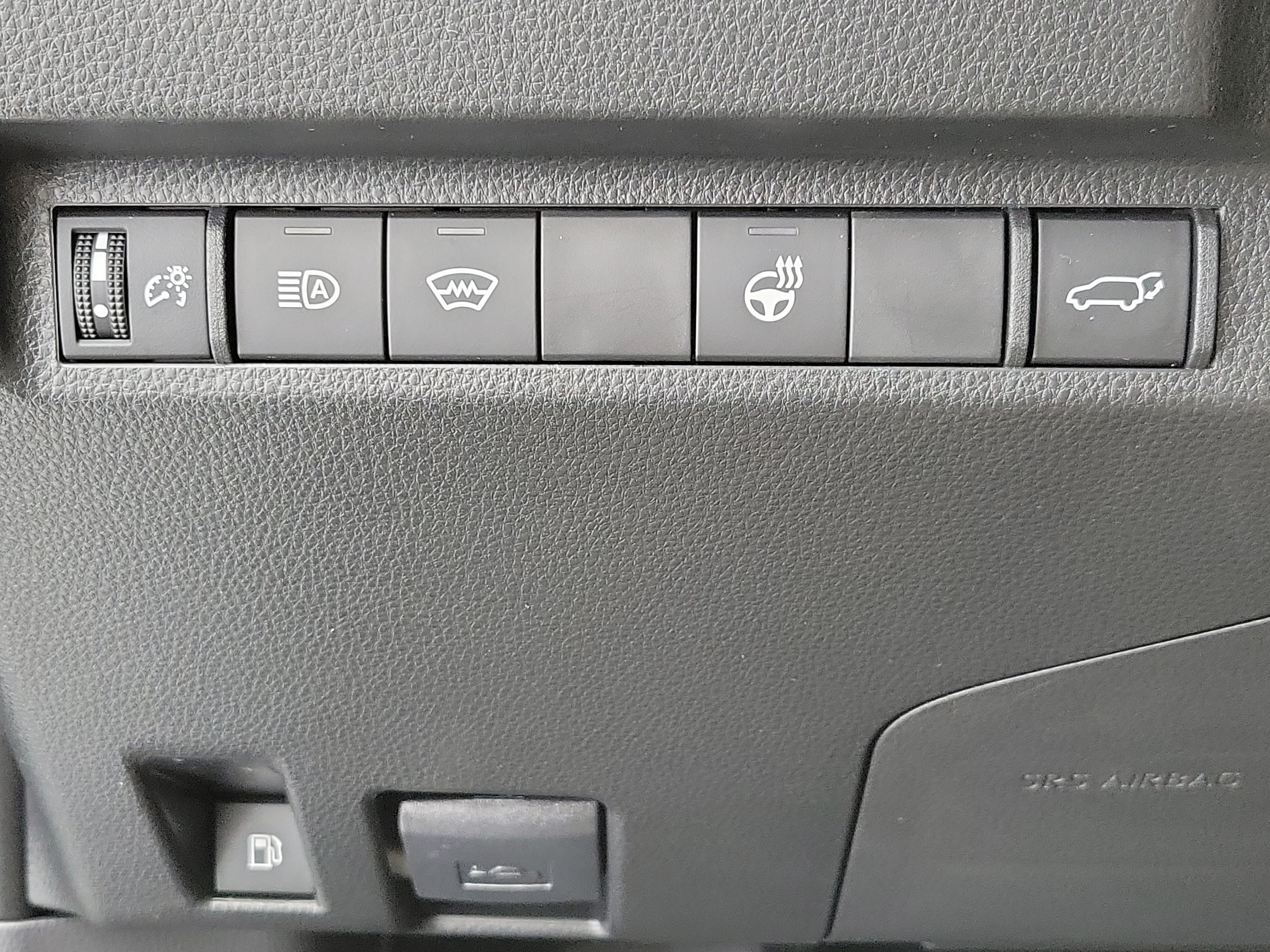 Used 2025 Magnetic Gray Metallic Toyota XLE Premium image 33