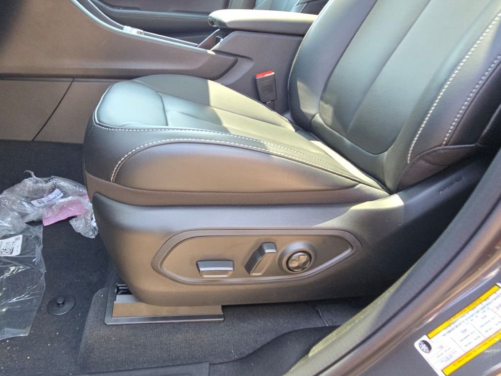 New 2026 Baltic Gray Metallic Clearcoat Jeep Limited image 26