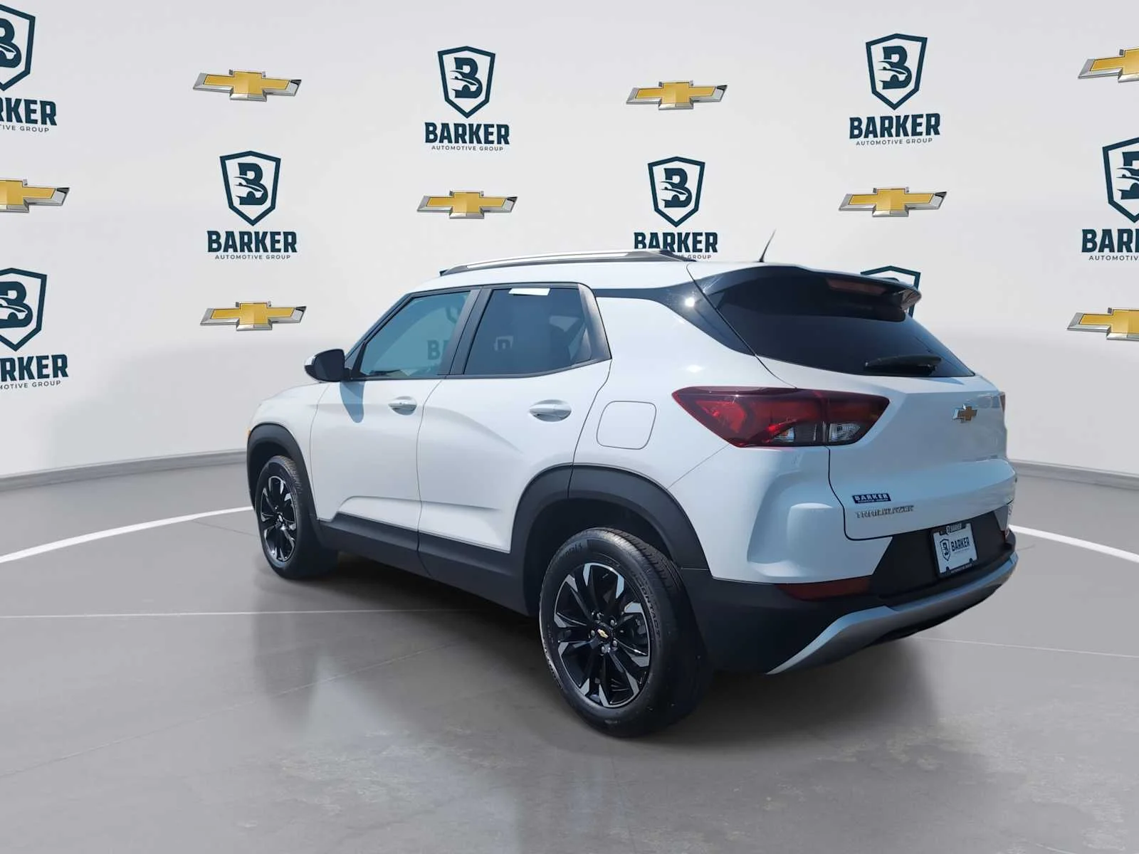 Used 2023 Summit White Chevrolet LT image 6