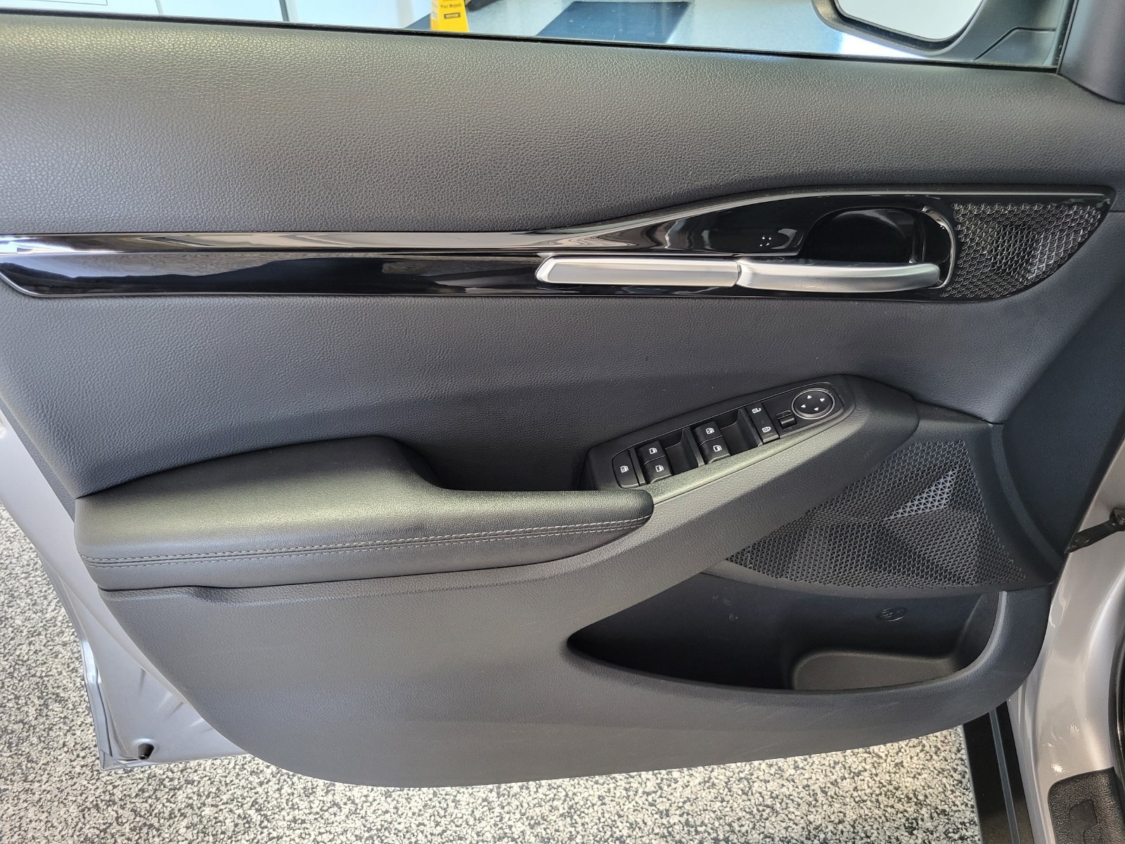 Used 2022 Gray Kia EX image 6
