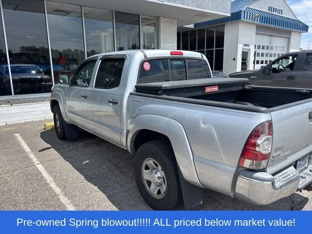 Used 2013 Silver Toyota  image 6