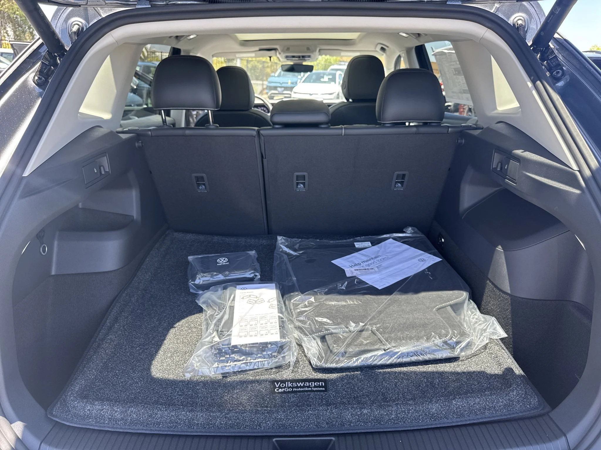 New 2026 Platinum Gray Metallic Volkswagen SE image 32