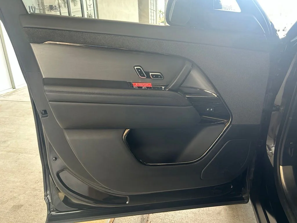 Used 2024 Black Land Rover Dynamic SE image 40