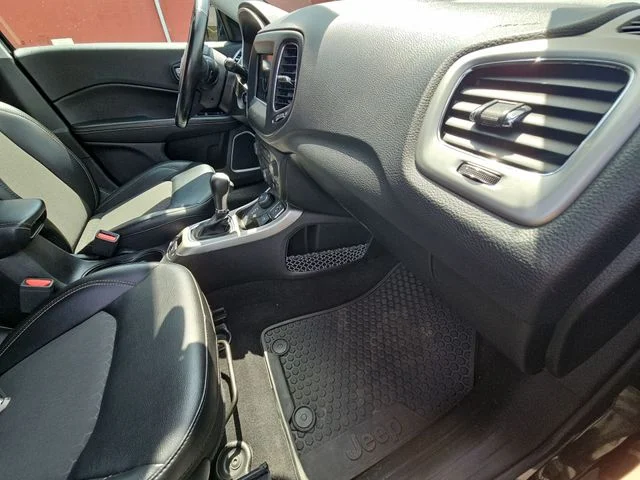 Used 2019 Black Jeep Latitude image 31
