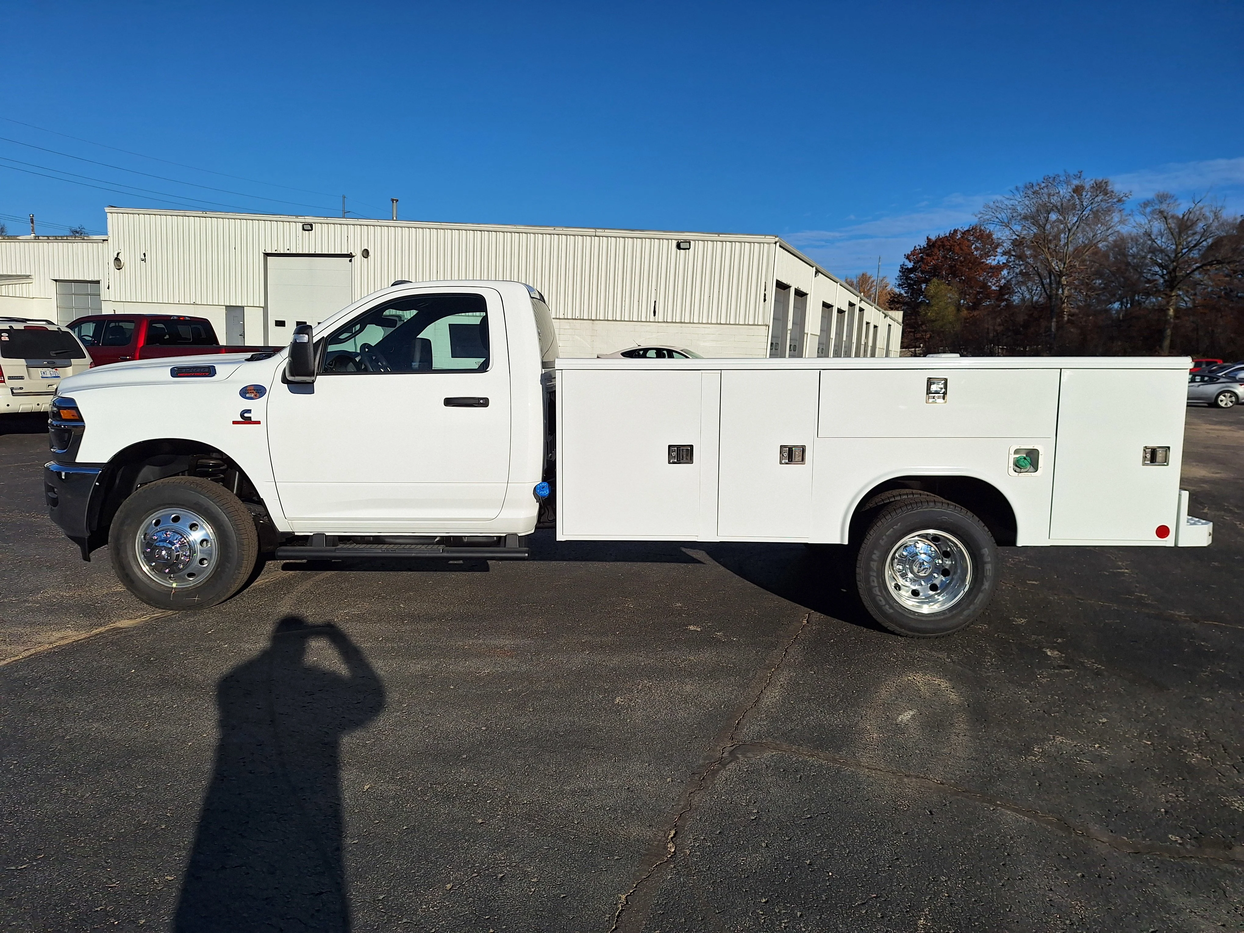 New 2026 Bright White Clear-Coat Exterior Paint RAM Tradesman Reading Service Body image 6