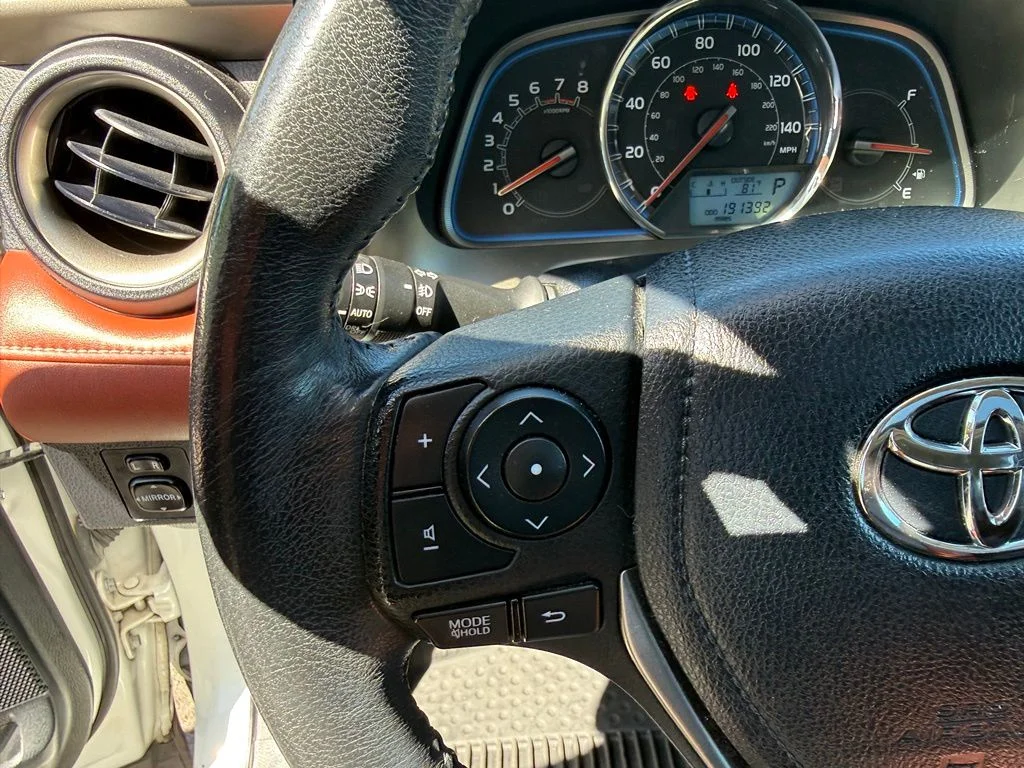 Used 2013 Blizzard Pearl Toyota Limited image 10